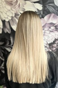 blonde straight hair style